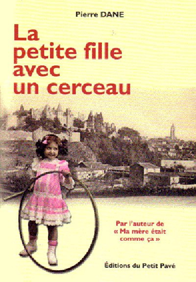 La petite fille avec un cerceau aux Editions du Petit Pavé